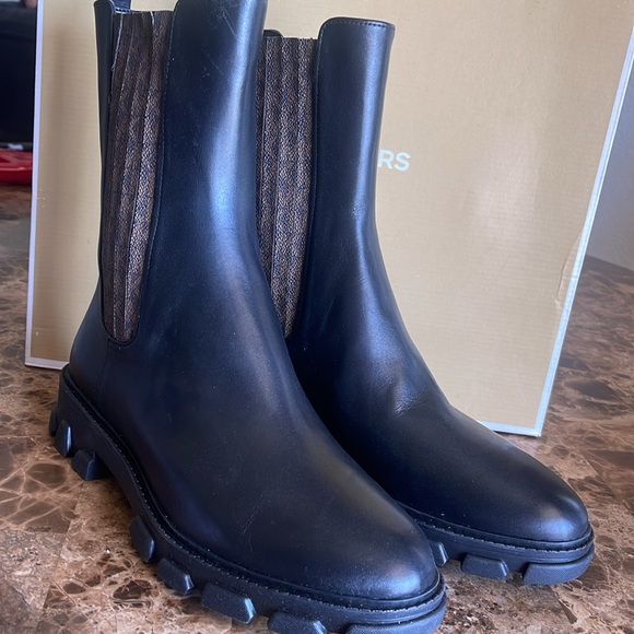 MICHAEL MICHAEL KORS Womens Black Back Pull-Tab Ridley Leather Chelsea size 9 - Picture 7 of 10